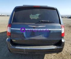 Chrysler Town & Country Touring 2013 - 3