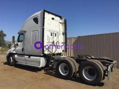 Freightliner Cascadia Conventional Truck 2012 - 4